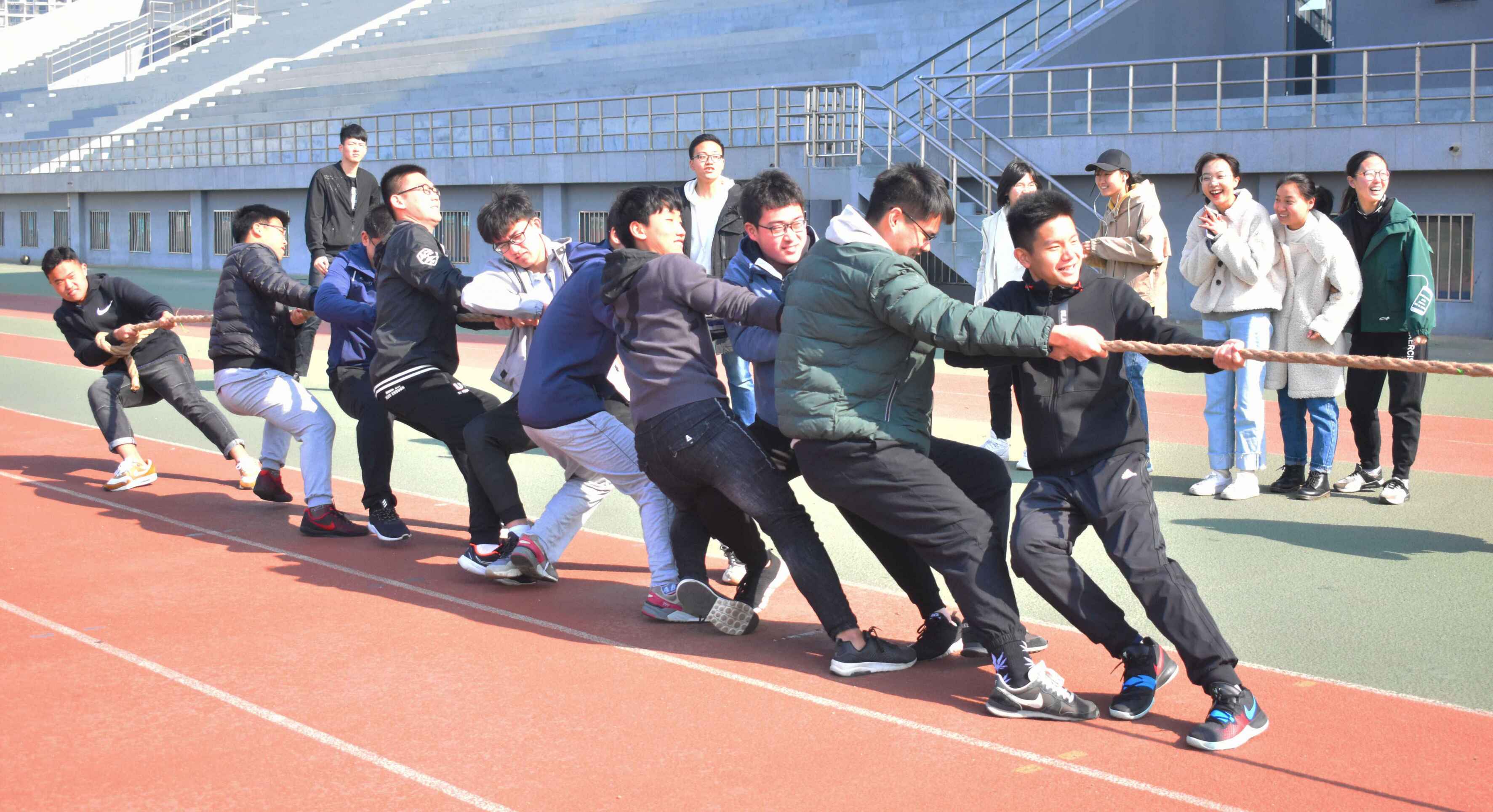 吳潔攝影七人八足比賽 吳潔攝影【本站訊 周宇】為豐富大學生課餘生活